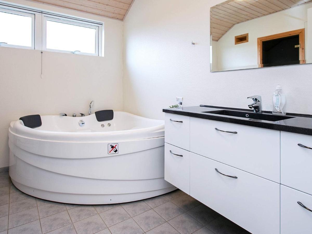 6 Person Holiday Home In V Ggerl Se Bøtø By Εξωτερικό φωτογραφία